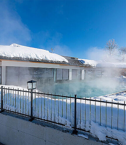 Outdoor pool in winter, (c) Eurocamp Wilder Kaiser