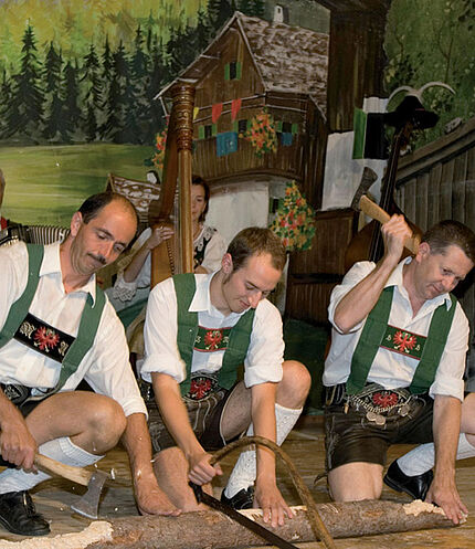 Tyrolean evening lumberjack dance, © Innsbruck Tourismus / Patrick Saringer
