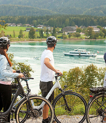 Cycling at the Wolfgangsee, (c) Alexander Savel